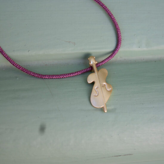 Gold Cello pendant lace - Image 4